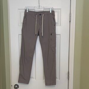 Vuori Women's Ripstop Pants in Grey